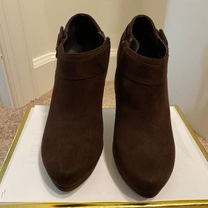 Suede boots